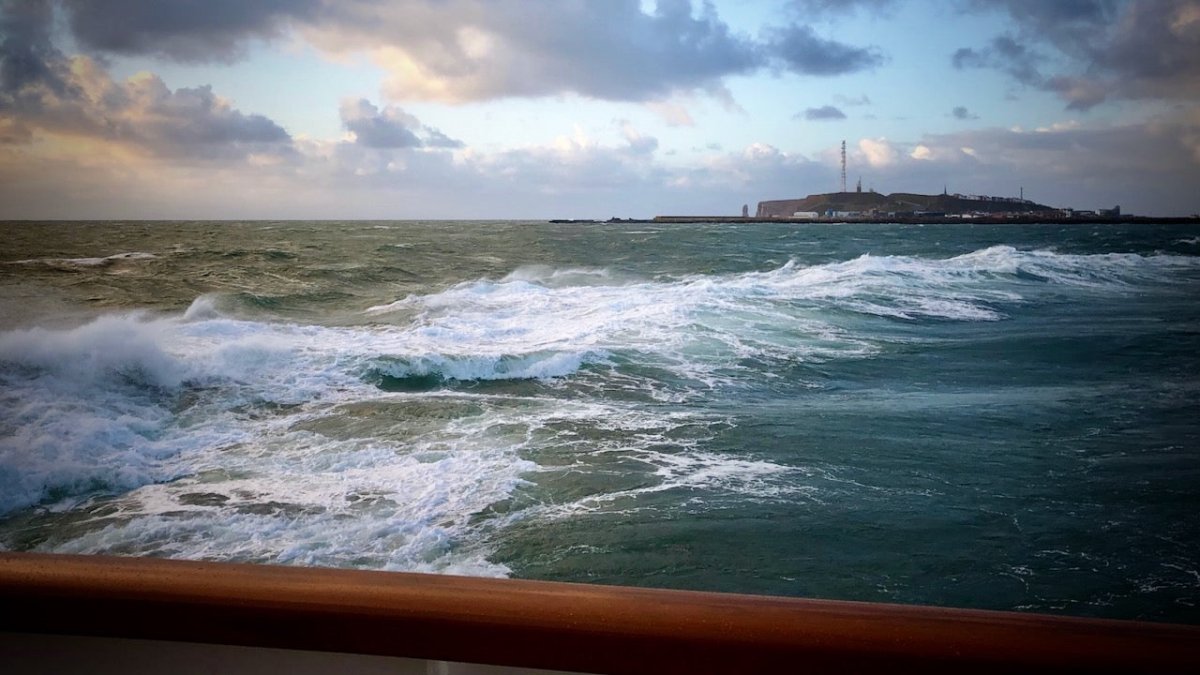 Sturm: Bis Weihnachten fährt kein Schiff nach Helgoland - Ankerherz Verlag